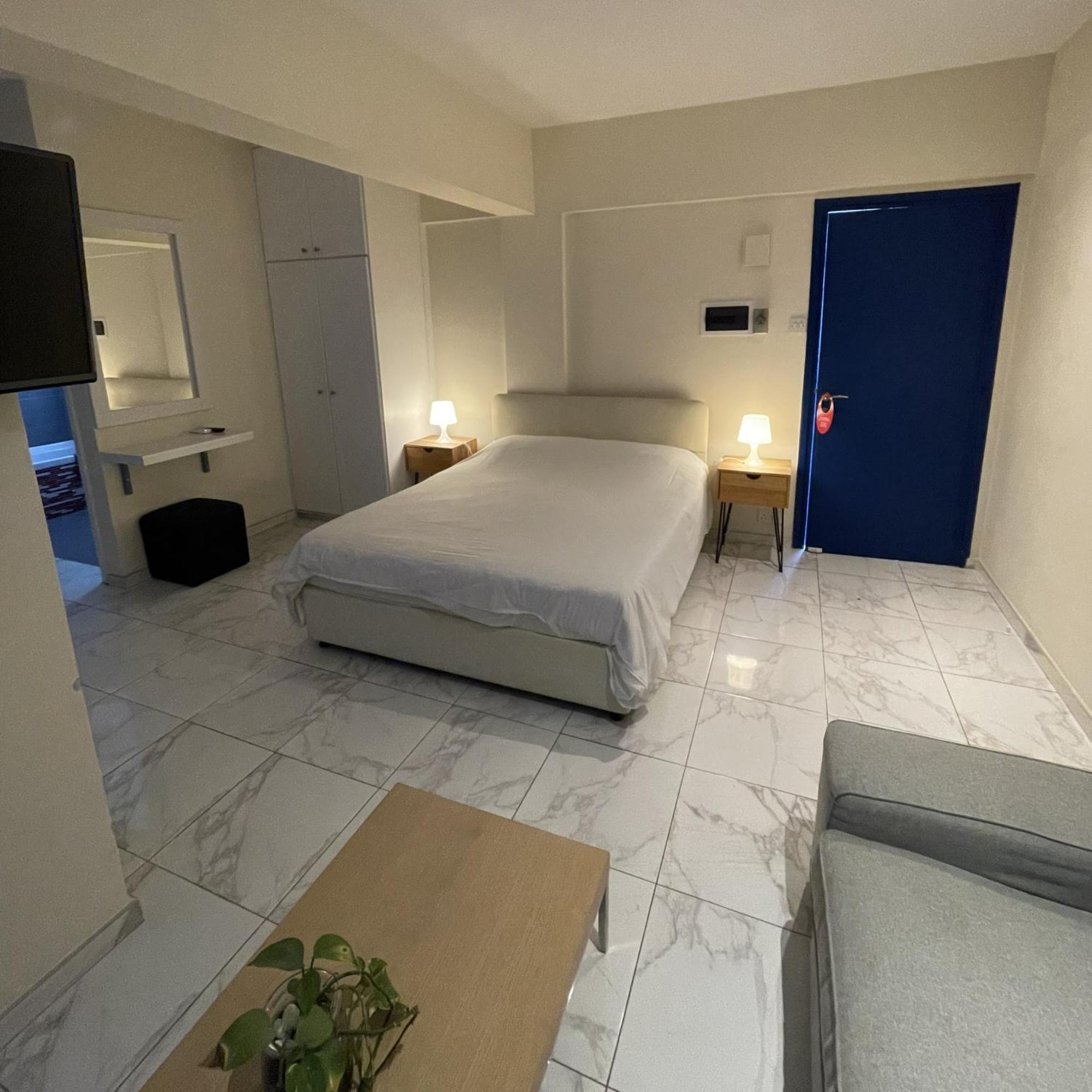 Vrachia Beach Hotel & Suites - Adults Only Kissonerga Habitación foto