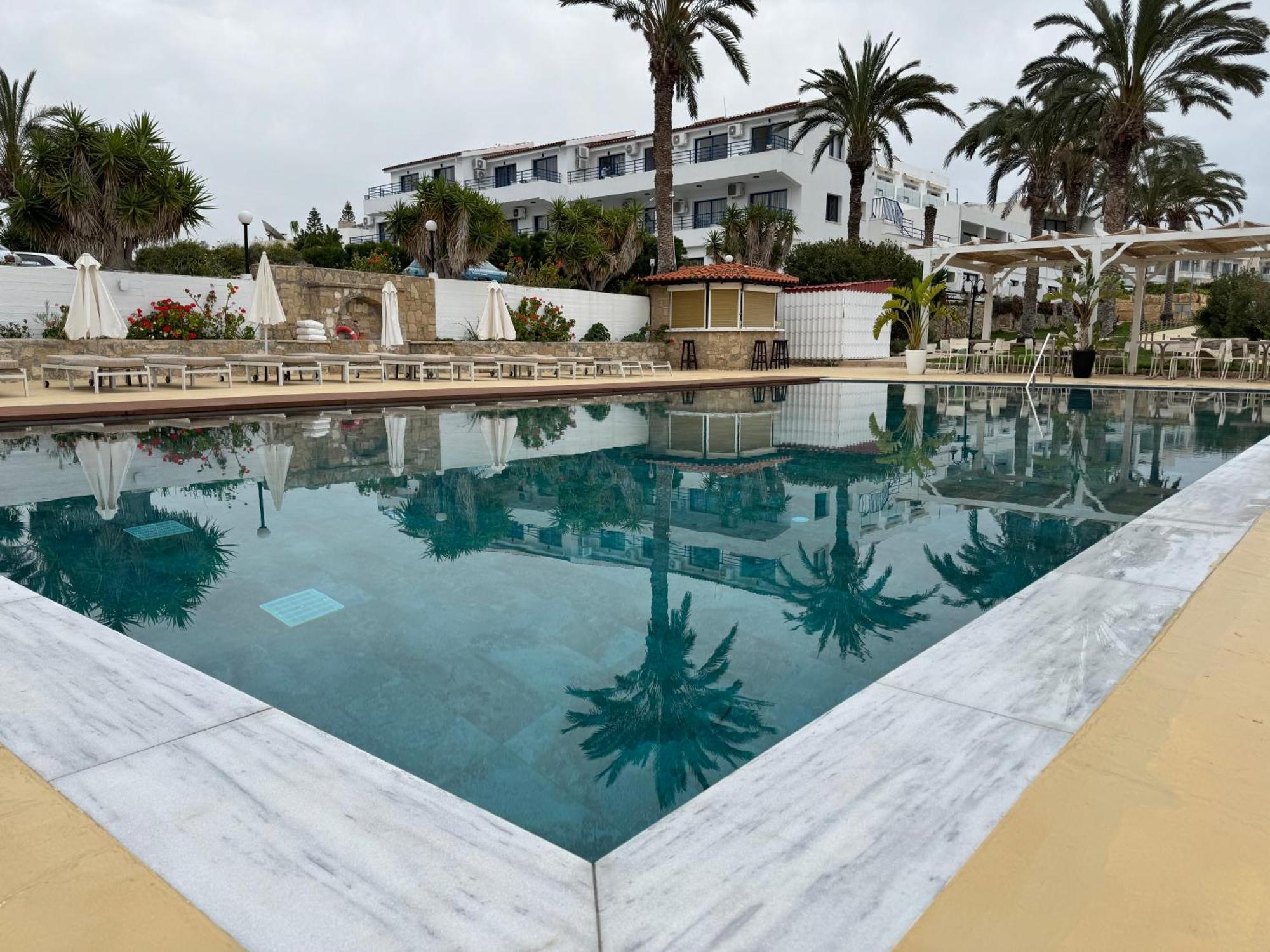 Vrachia Beach Hotel & Suites - Adults Only Kissonerga Exterior foto